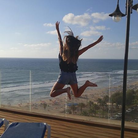 Penthouse Apartment On The Beach Bat Yam Bagian luar foto