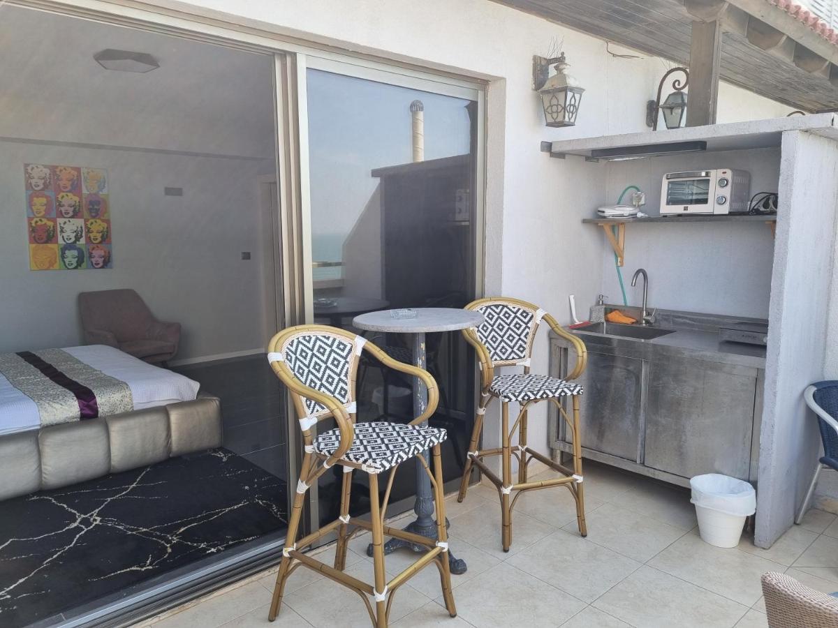 Penthouse Apartment On The Beach Bat Yam Bagian luar foto