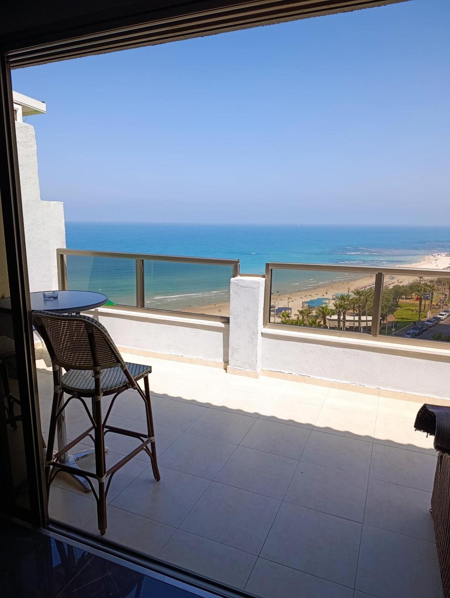 Penthouse Apartment On The Beach Bat Yam Ruang foto
