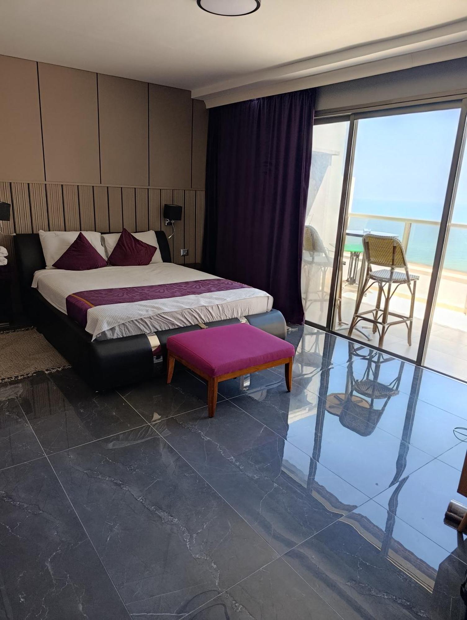 Penthouse Apartment On The Beach Bat Yam Ruang foto