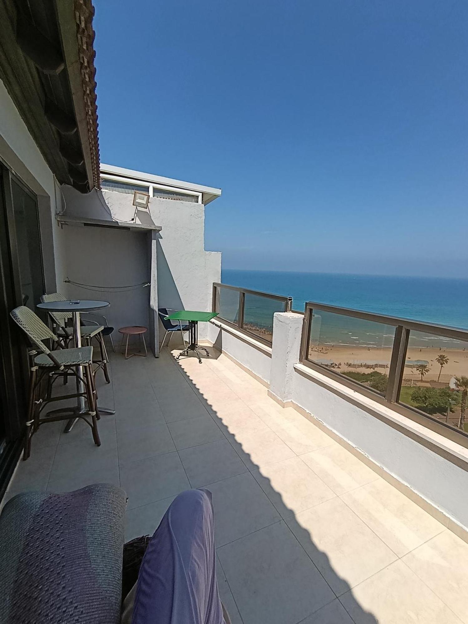 Penthouse Apartment On The Beach Bat Yam Ruang foto