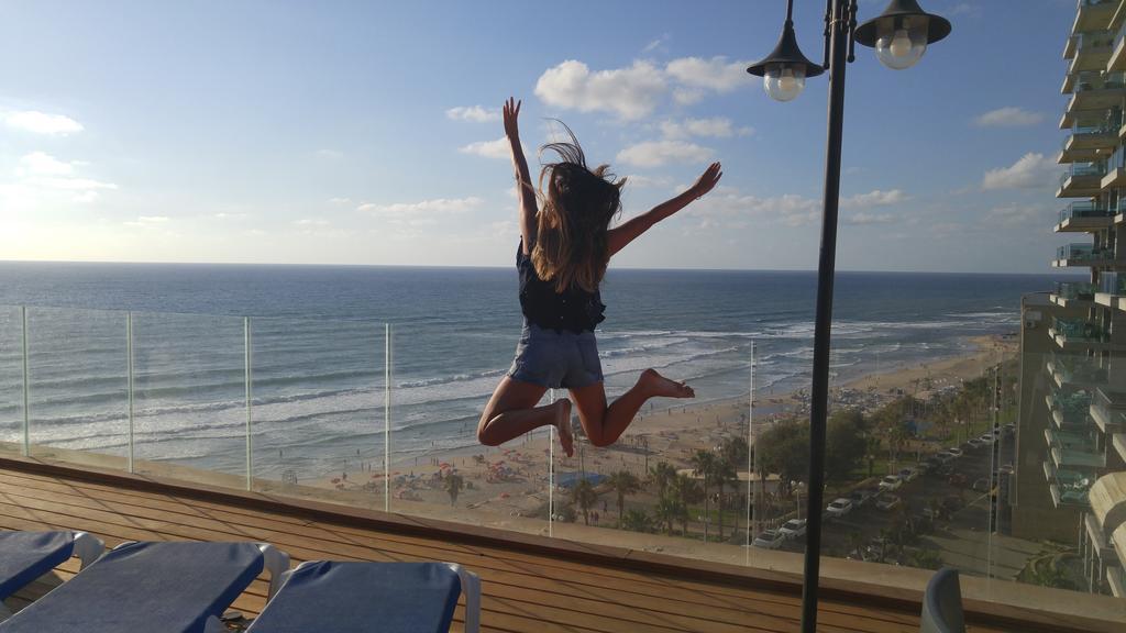 Penthouse Apartment On The Beach Bat Yam Bagian luar foto