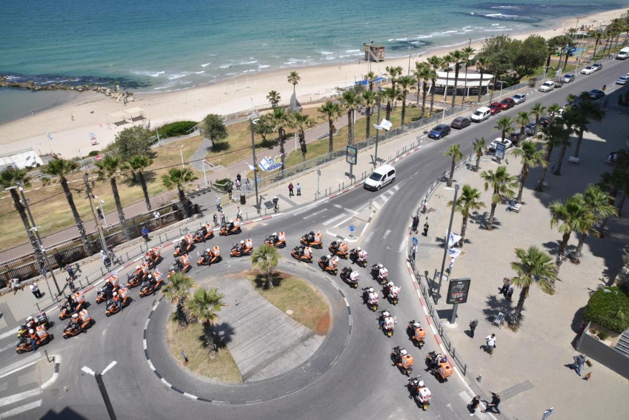 Penthouse Apartment On The Beach Bat Yam Bagian luar foto