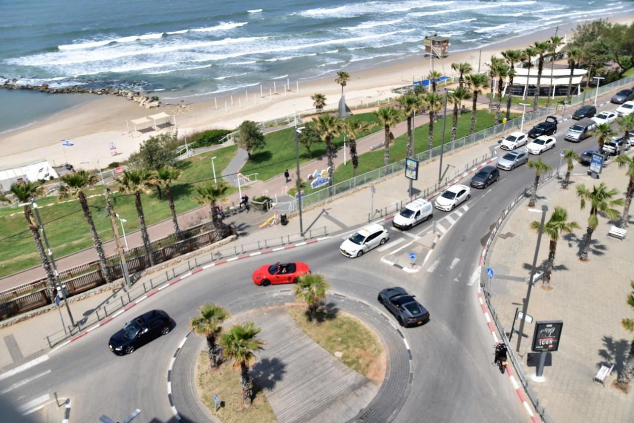 Penthouse Apartment On The Beach Bat Yam Bagian luar foto