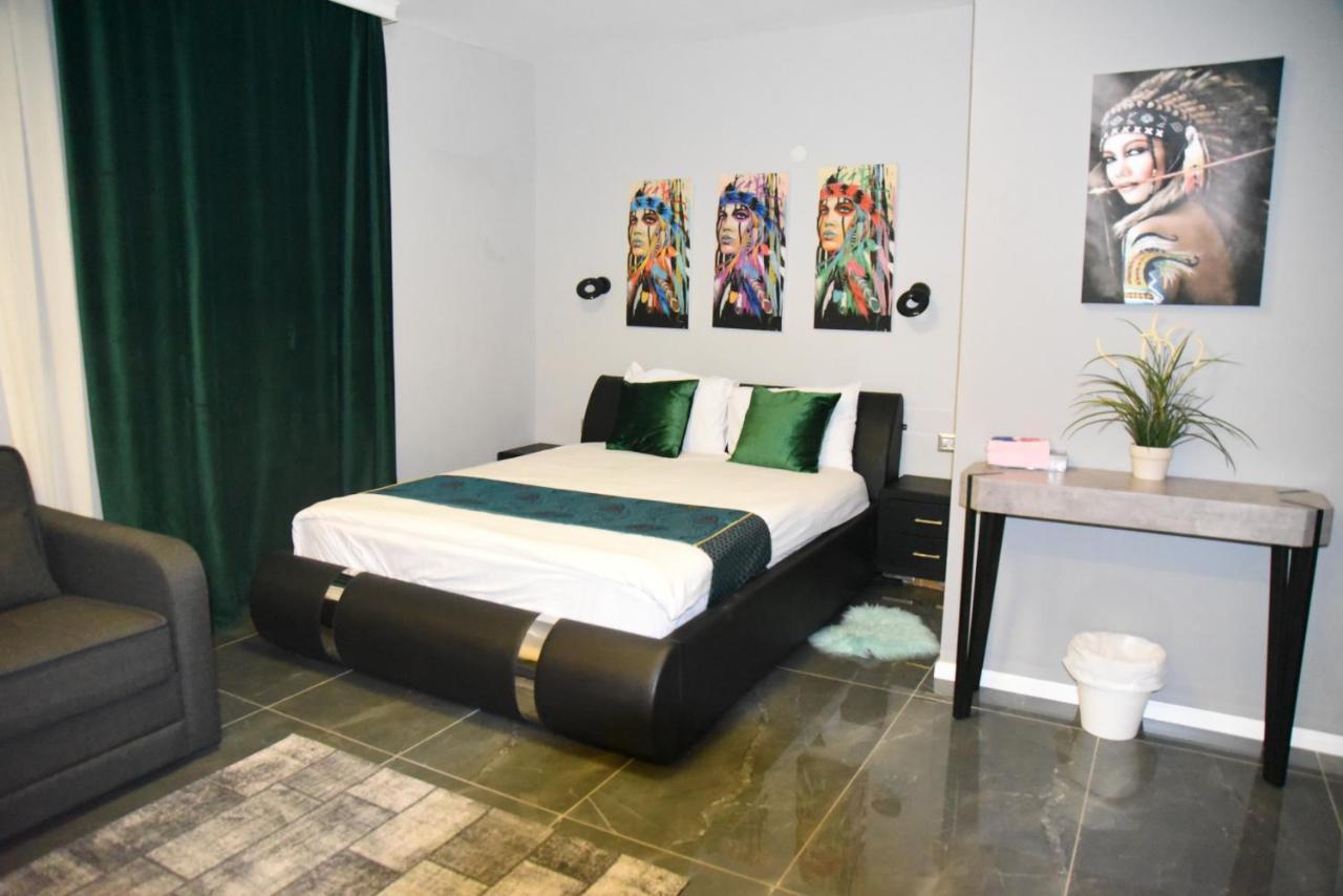 Penthouse Apartment On The Beach Bat Yam Bagian luar foto