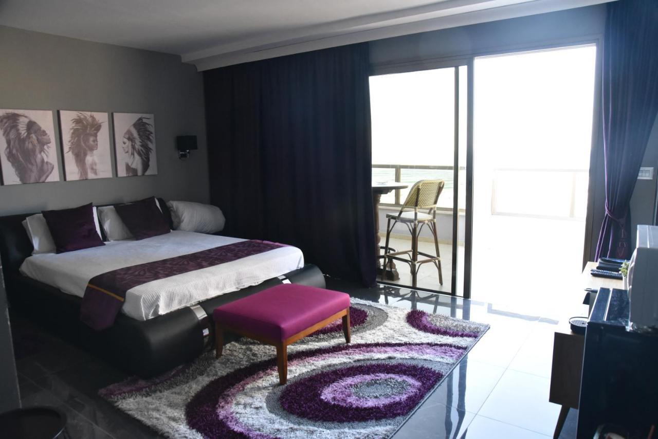 Penthouse Apartment On The Beach Bat Yam Bagian luar foto