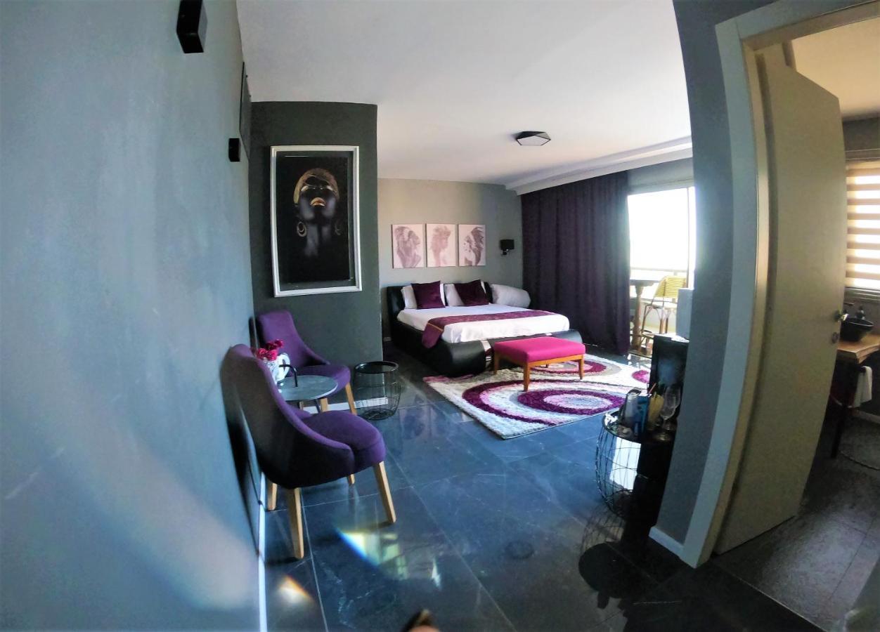Penthouse Apartment On The Beach Bat Yam Bagian luar foto