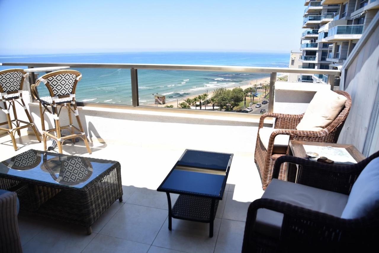 Penthouse Apartment On The Beach Bat Yam Bagian luar foto