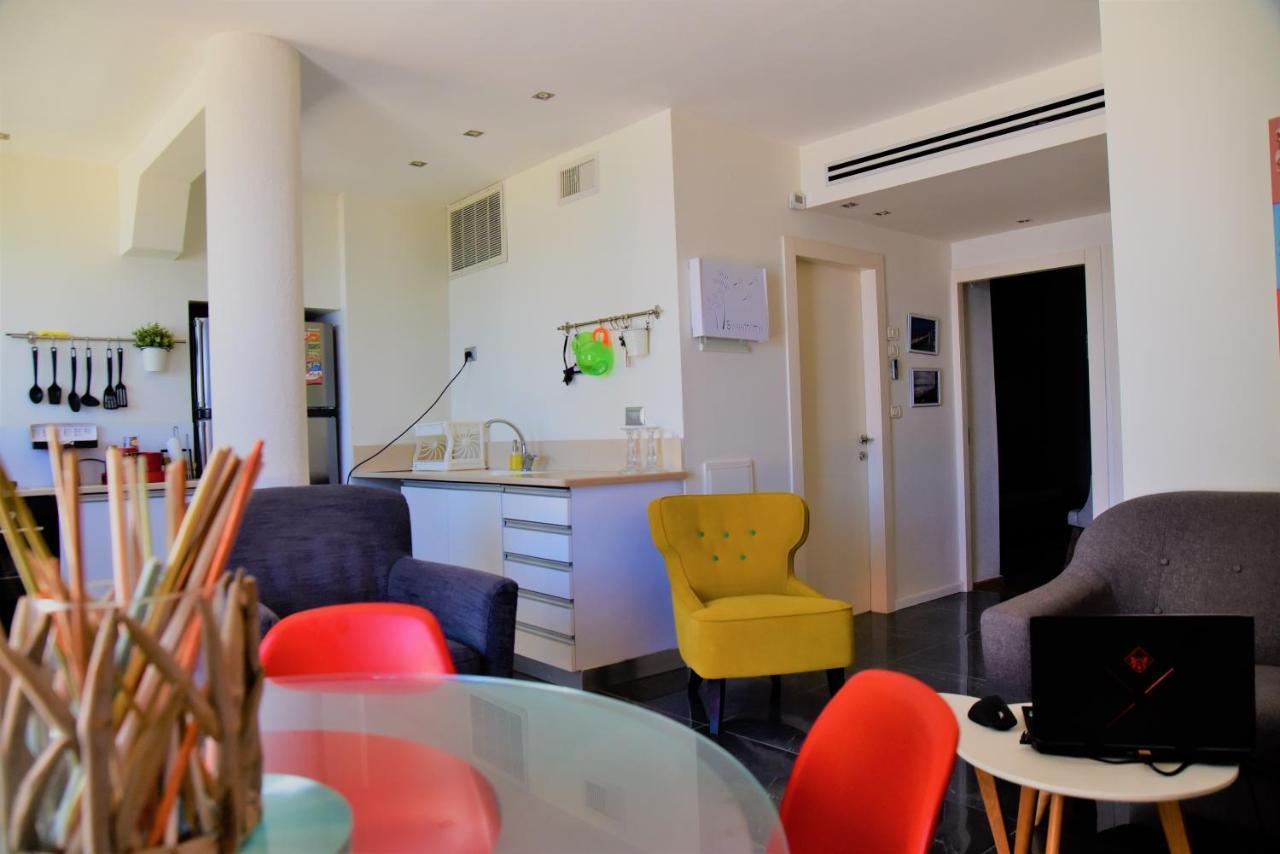 Penthouse Apartment On The Beach Bat Yam Bagian luar foto